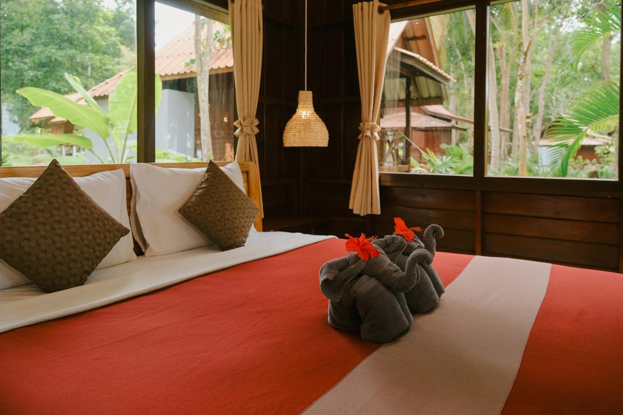 Joy Bungalow Resort And Restaurant Koh Jum Exterior photo